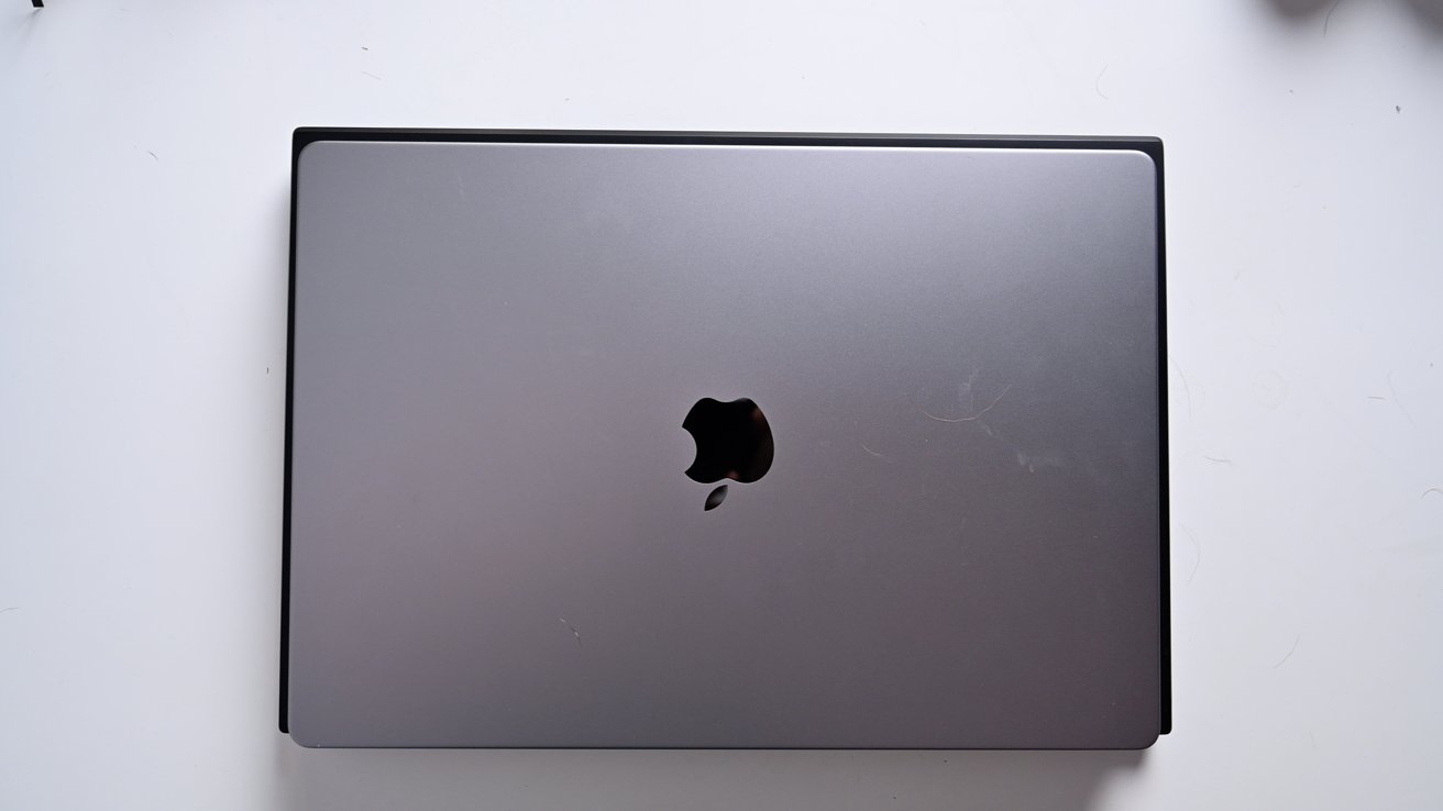 LG Gram under the 16-inch MacBook Pro